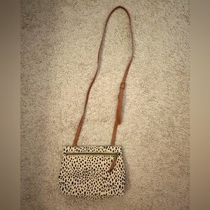 Universal thread cross body cheetah